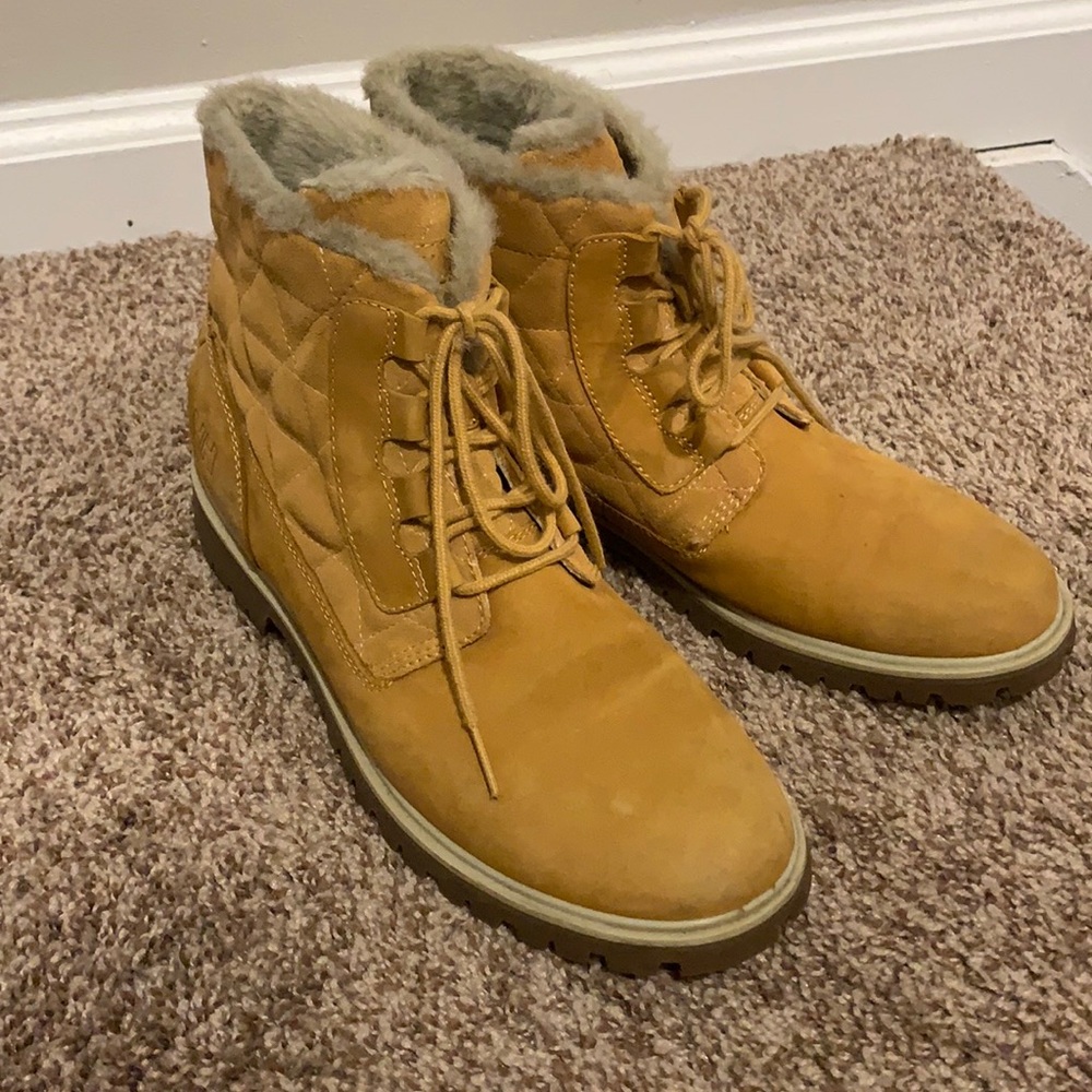 Helly hansen boots